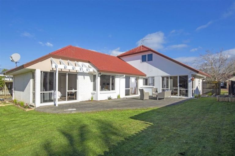 Photo of property in 9 Camerton Close, Northpark, Auckland, 2013