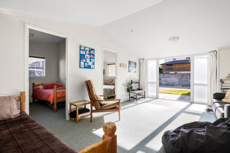 Photo of property in 185 Marine Parade, Mount Maunganui, 3116