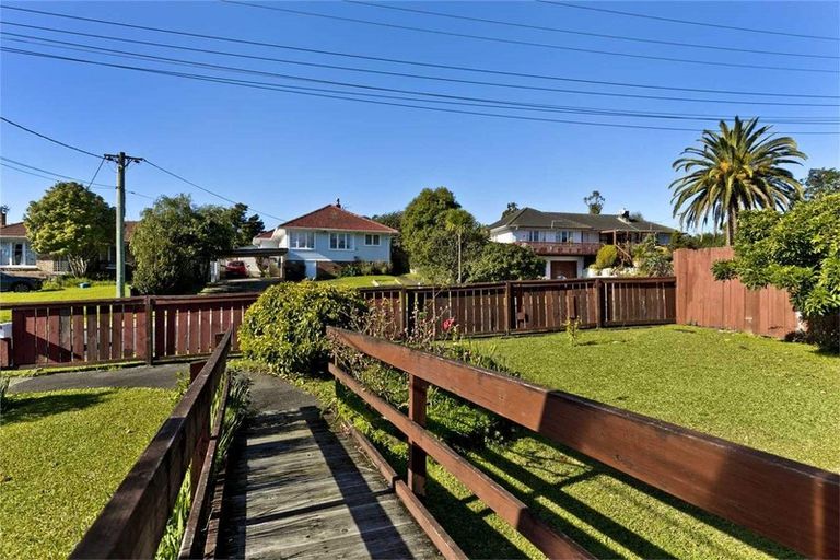 Photo of property in 61 Wilsher Crescent, Henderson, Auckland, 0612