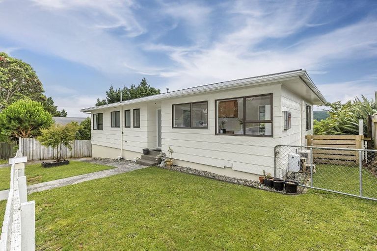 Photo of property in 18 Tobago Crescent, Grenada North, Wellington, 5028