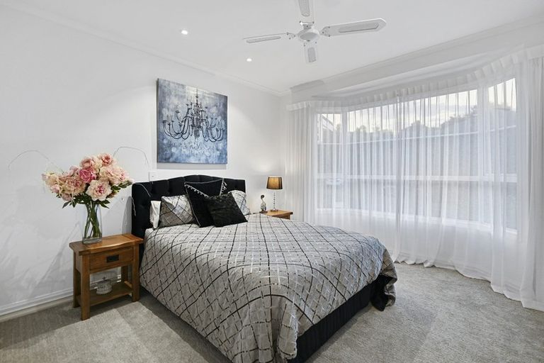 Photo of property in 27 Almond Grove, Greenhithe, Auckland, 0632