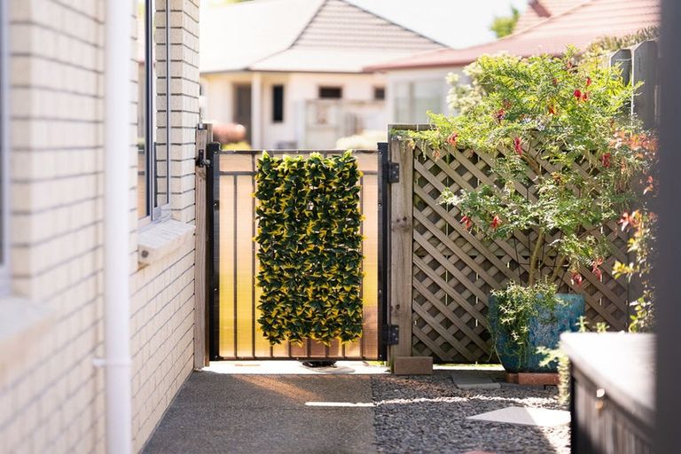 Photo of property in Trackside Villas, 22/91 Mako Mako Road, Levin, 5510