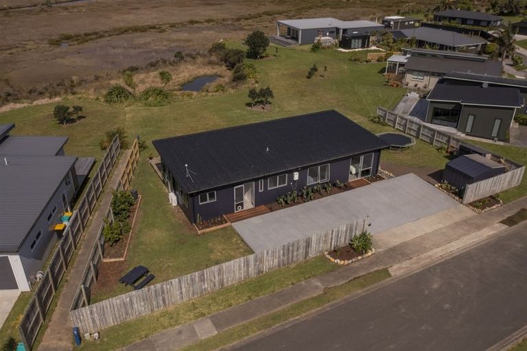 Photo of property in 23 Tairua Palms Place, Tairua, 3508