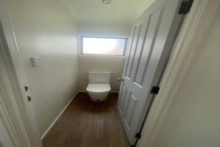 Photo of property in 4 Coubray Place, Botany Downs, Auckland, 2010