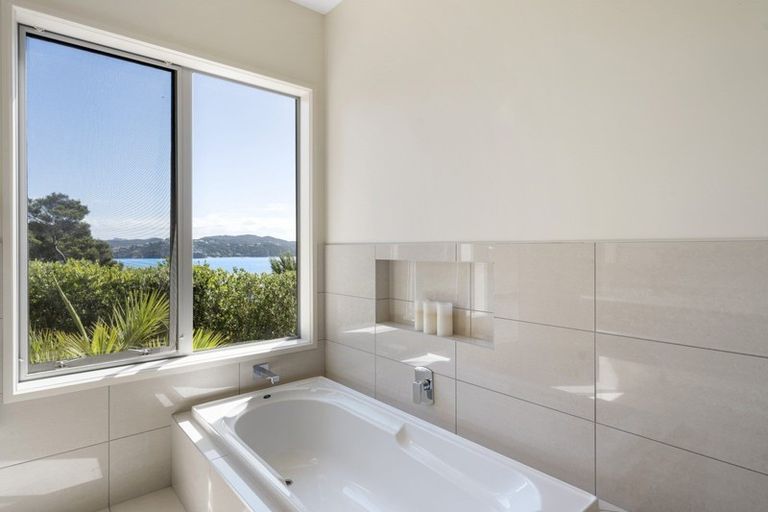 Photo of property in 10 Paine Brown Way, Russell, 0272