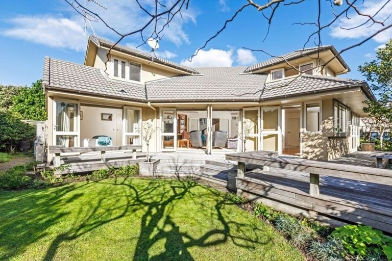 Photo of property in 27 Craig Road, Milford, Auckland, 0620