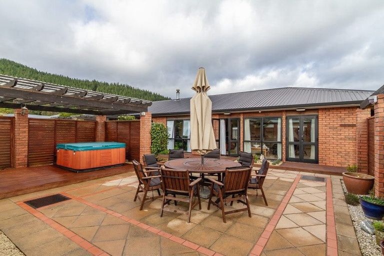 Photo of property in 196a Wise Street, Wainuiomata, Lower Hutt, 5014