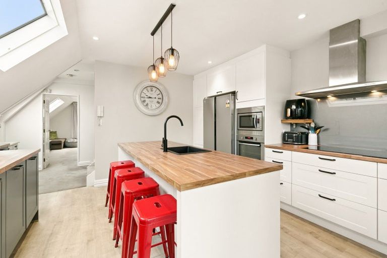 Photo of property in 16j Hobson Street, Thorndon, Wellington, 6011