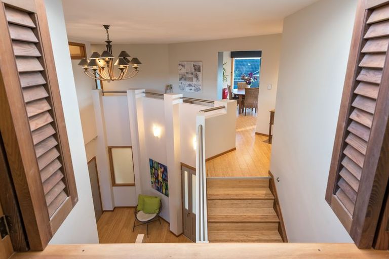 Photo of property in 1a Liston Crescent, Cockle Bay, Auckland, 2014