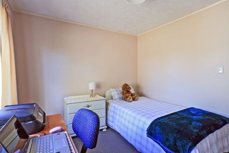 Photo of property in 9 Matthews Place, Taradale, Napier, 4112