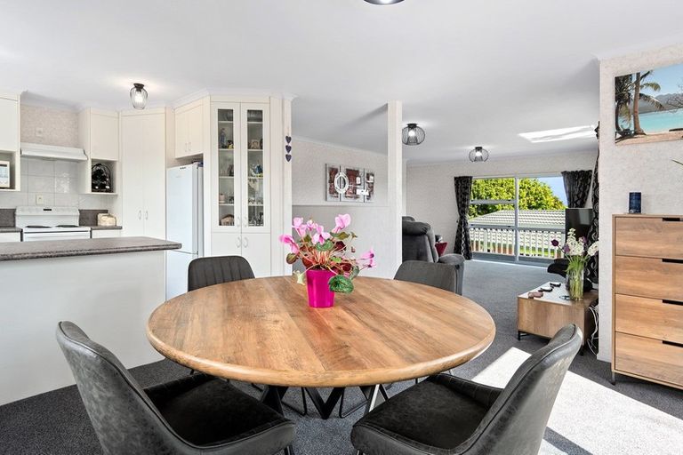 Photo of property in 9 Whitby Place, Welcome Bay, Tauranga, 3112