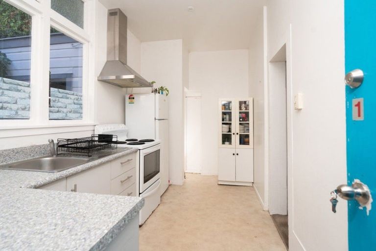 Photo of property in 14 Prince Street, Mount Victoria, Wellington, 6011