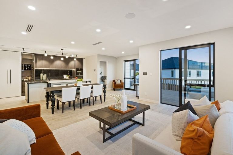 Photo of property in 28 Takurua Terrace, Orewa, 0931