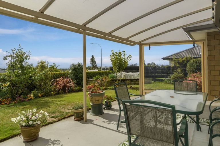 Photo of property in 16 Vista Close, Omokoroa, 3114