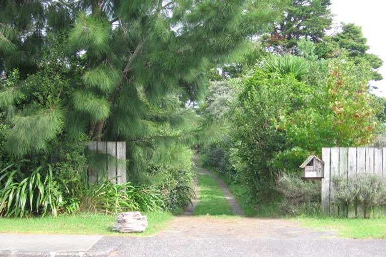 Photo of property in 27 Ranui Avenue, Ranui, Auckland, 0612