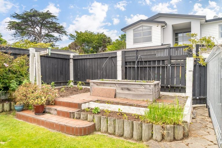 Photo of property in 11 Observatory Close, Whitby, Porirua, 5024
