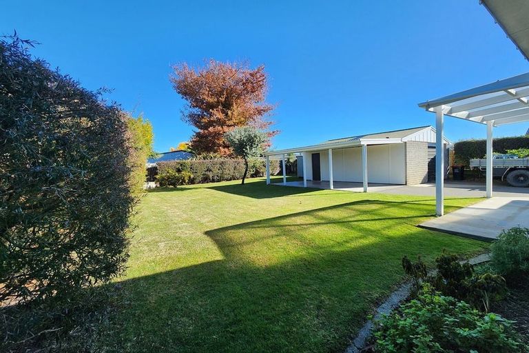 Photo of property in 23 Lipscombe Crescent, Havelock North, 4130