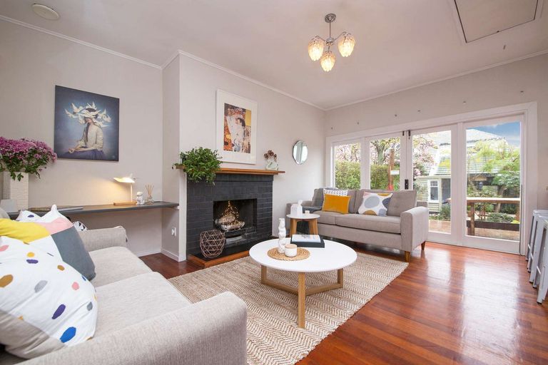 Photo of property in 1/68 Astley Avenue, New Lynn, Auckland, 0600