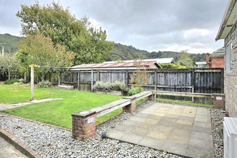 Photo of property in 8 Cleland Crescent, Naenae, Lower Hutt, 5011