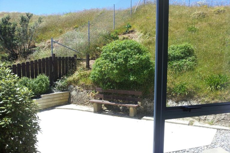 Photo of property in 45a Edgecombe Street, Newlands, Wellington, 6037