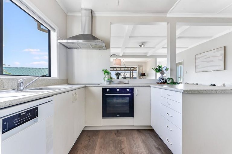 Photo of property in 14a Baverstock Road, Nawton, Hamilton, 3200