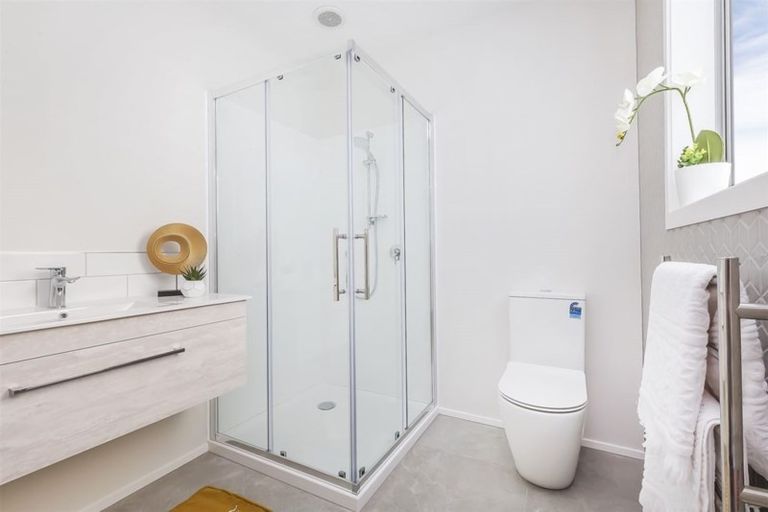 Photo of property in 87 Saint Andrews Road, Plimmerton, Porirua, 5026