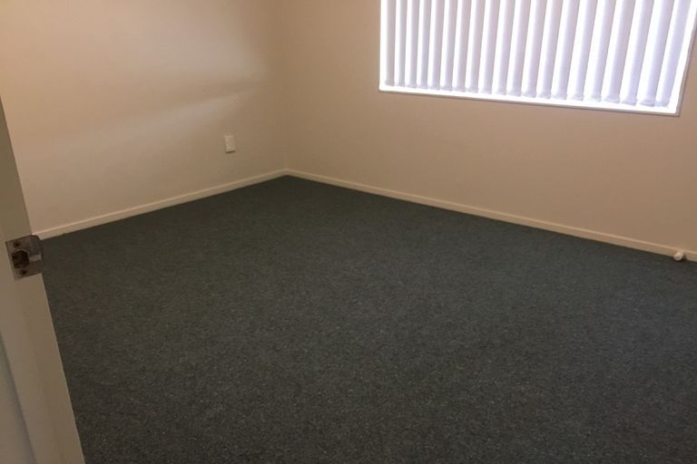 Photo of property in 203 Sturges Road, Henderson, Auckland, 0612