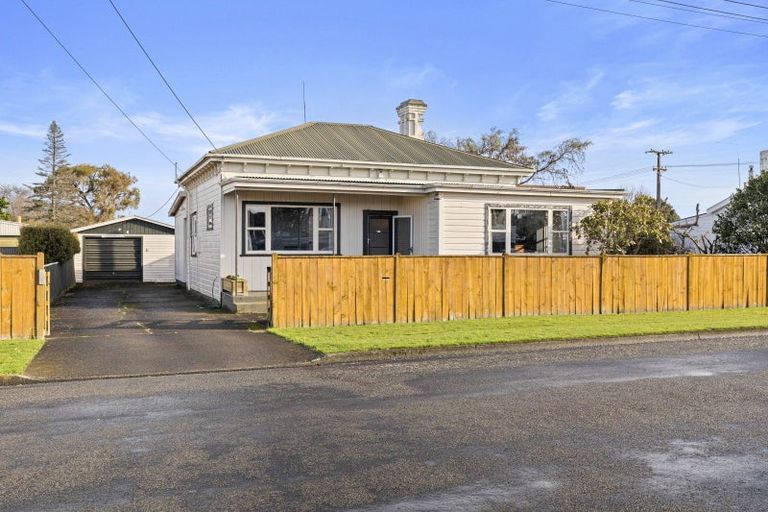 Photo of property in 10 Ross Street, Marton, 4710