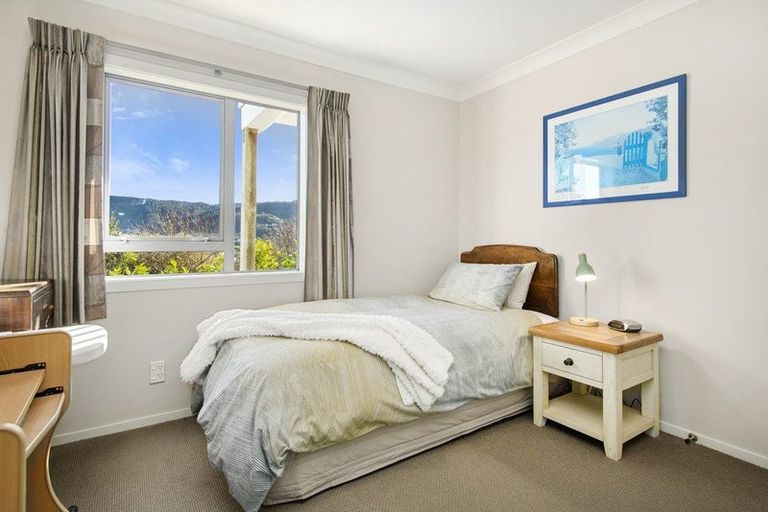Photo of property in 22a Bartlett Grove, Tawa, Wellington, 5028