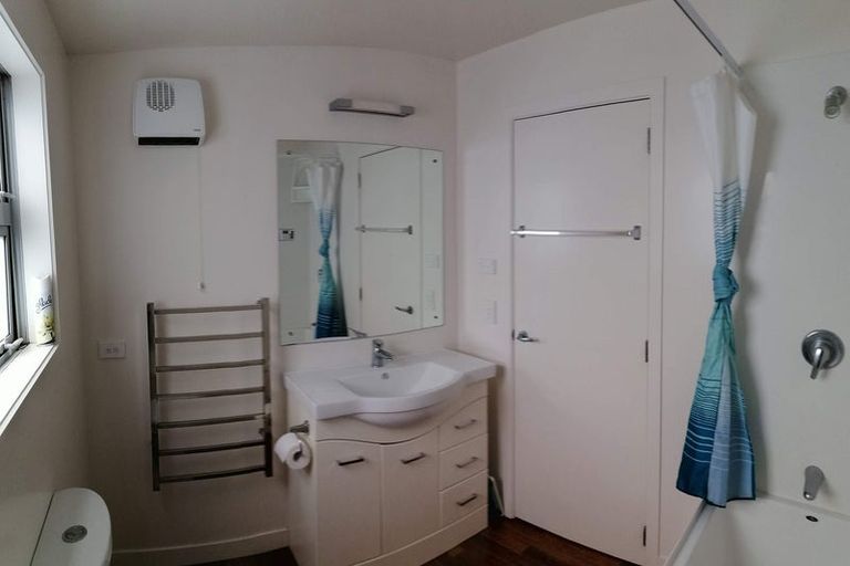 Photo of property in 4 Versailles Street, Karori, Wellington, 6012