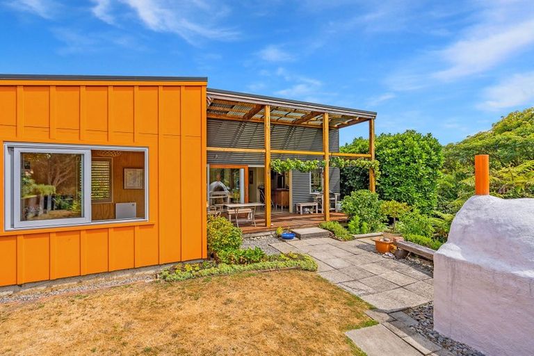 Photo of property in 25 Tennis Court Road, Raumati South, Paraparaumu, 5032