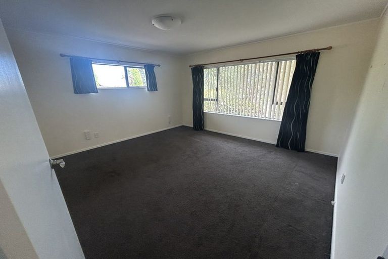 Photo of property in 39 Guildford Drive, Paraparaumu, 5032