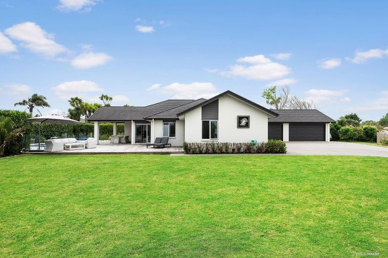 Photo of property in 3 Armstrong Way, Waiuku, 2123