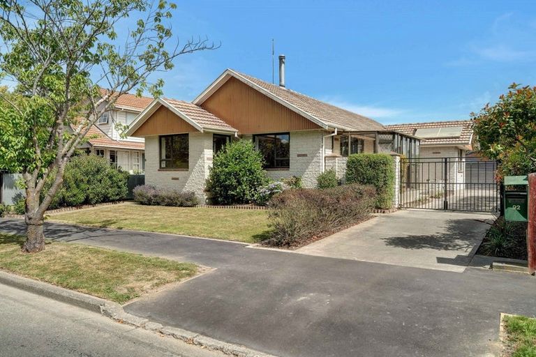 Photo of property in 92 Wingate Street, Redwood, Christchurch, 8051