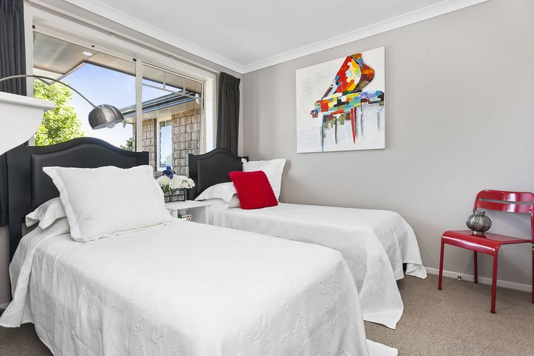 Photo of property in 2 Tulip Drive, Cambridge, 3434