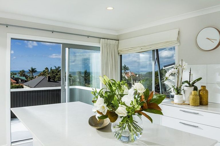 Photo of property in 1/2 Ocean View Road, Milford, Auckland, 0620