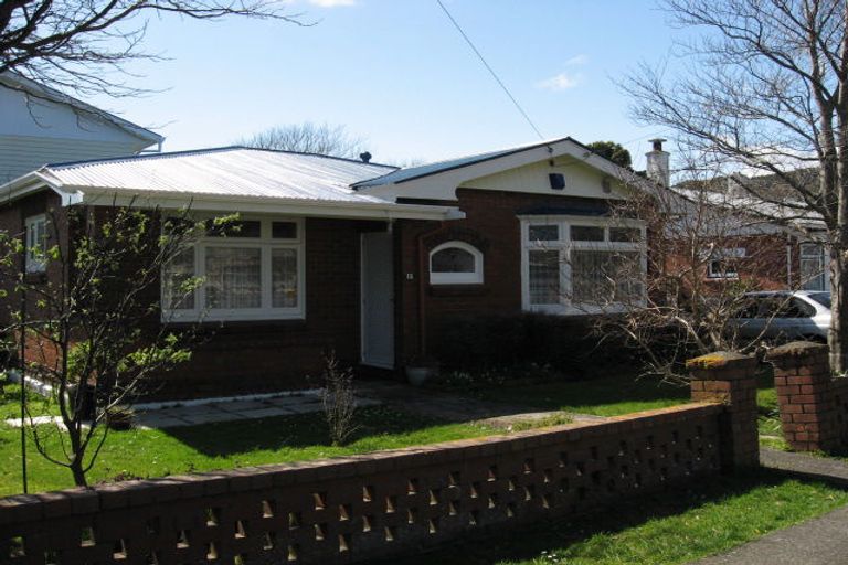 Photo of property in 11 Birdwood Road, Waterloo, Lower Hutt, 5011