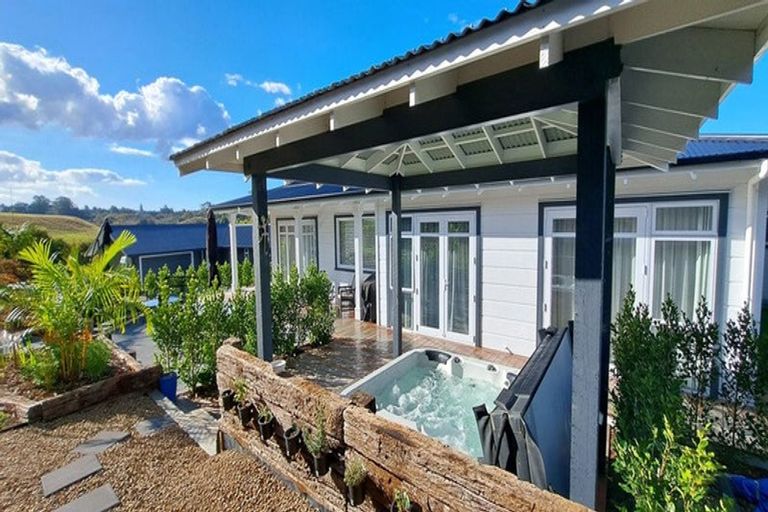 Photo of property in 9 Lone Gum Lane, Kerikeri, 0230