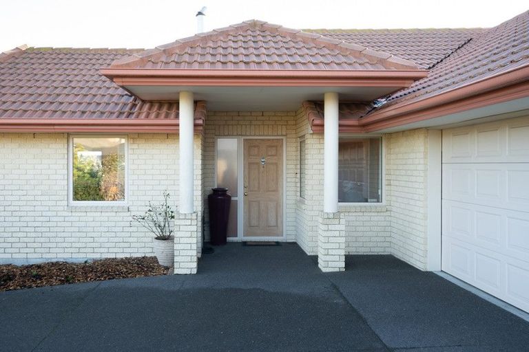 Photo of property in 21 Highcrest Heights, Westmorland, Christchurch, 8025