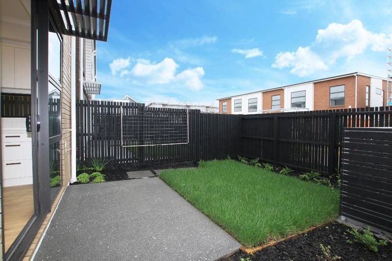 Photo of property in 3 Spotted Dove Road, Hobsonville, Auckland, 0616