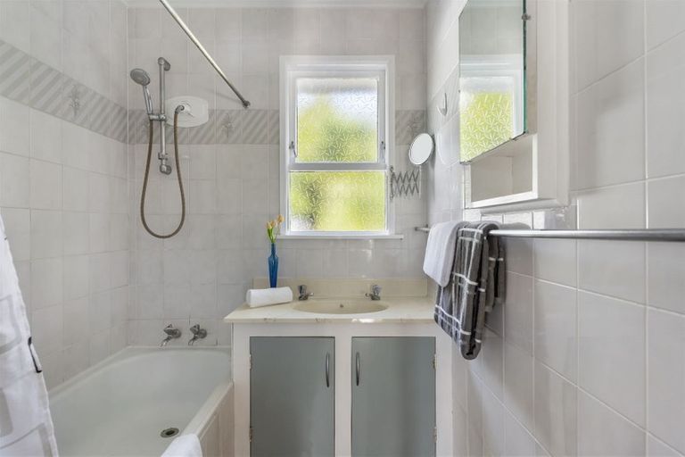 Photo of property in 109 Weldene Avenue, Glenfield, Auckland, 0629