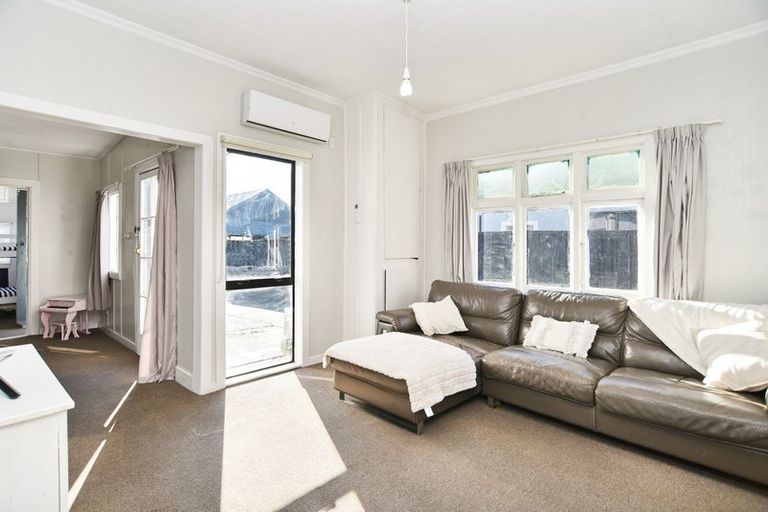 Photo of property in 16 Falcon Street, New Brighton, Christchurch, 8061