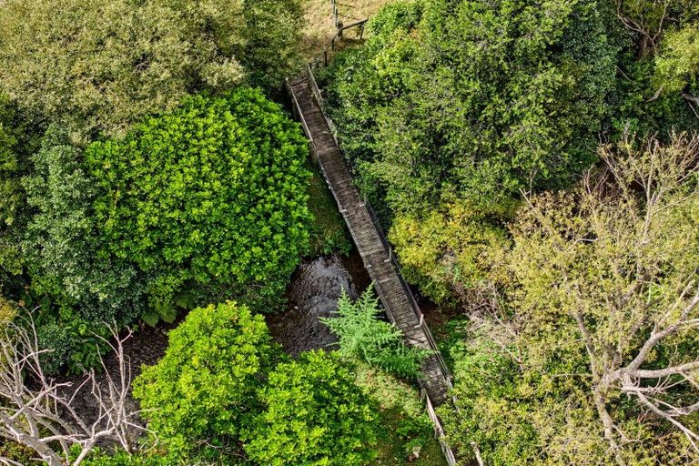 Photo of property in 108 Arcus Road, Te Horo, Otaki, 5582