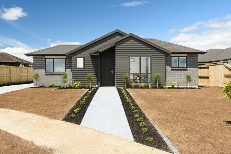 Photo of property in 2 Okataina Street, Pyes Pa, Tauranga, 3112