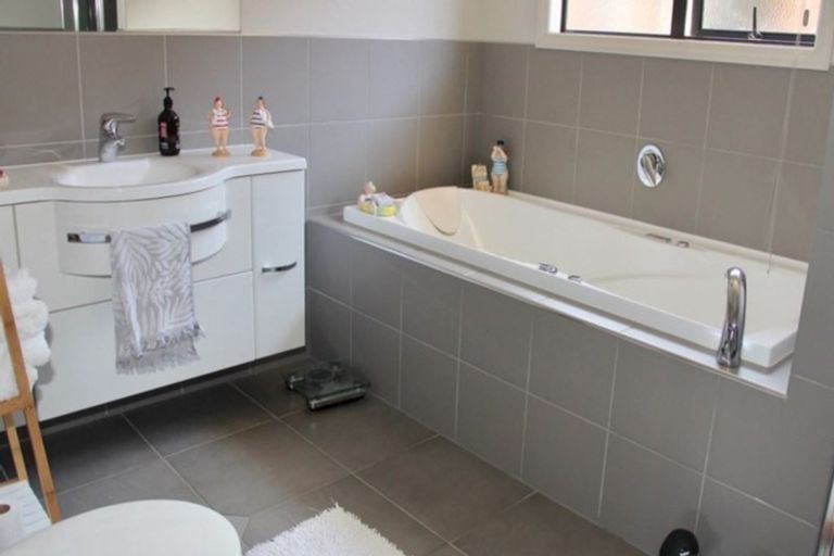 Photo of property in 3 Arawa Lane, Whitianga, 3510