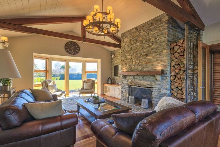 Photo of property in 8 Waimana Place, Wanaka, 9305