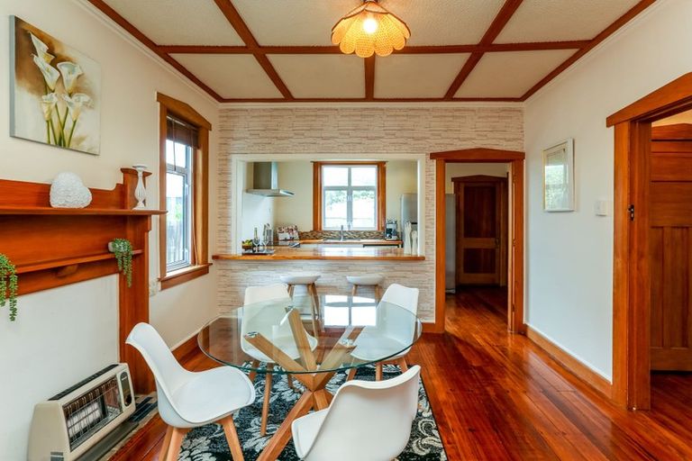 Photo of property in 5 Huatoki Street, Vogeltown, New Plymouth, 4310