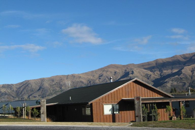 Photo of property in 6 Bob Lee Place, Wanaka, 9305