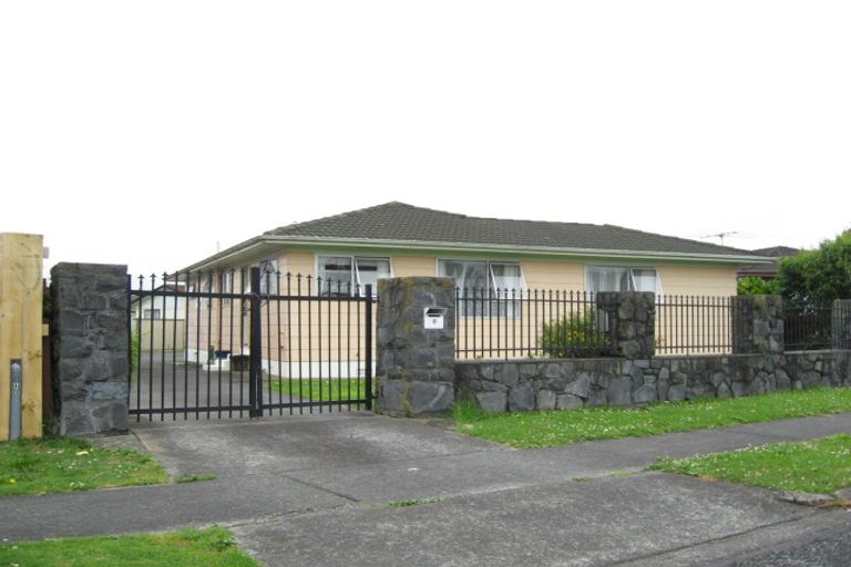 Photo of property in 8 Welby Place, Mangere, Auckland, 2022