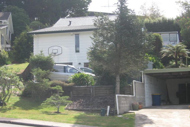 Photo of property in 1/9 Glenvale Place, Totara Vale, Auckland, 0629